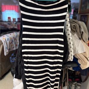 Chic Black and White Striped Strapless Dress